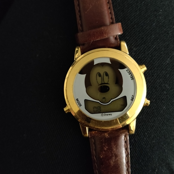 Rare Disney Mickey mouse digital gold watch